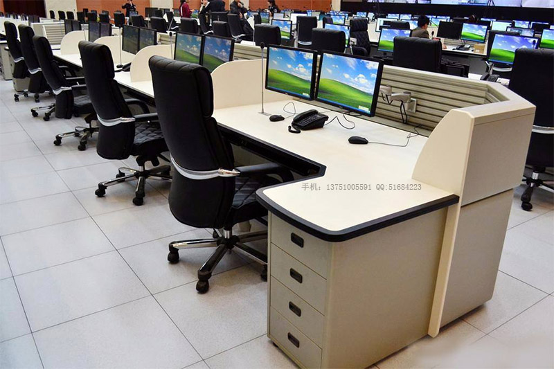 監(jiān)控操作臺(tái)