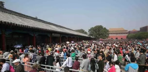 國慶景區(qū)排隊