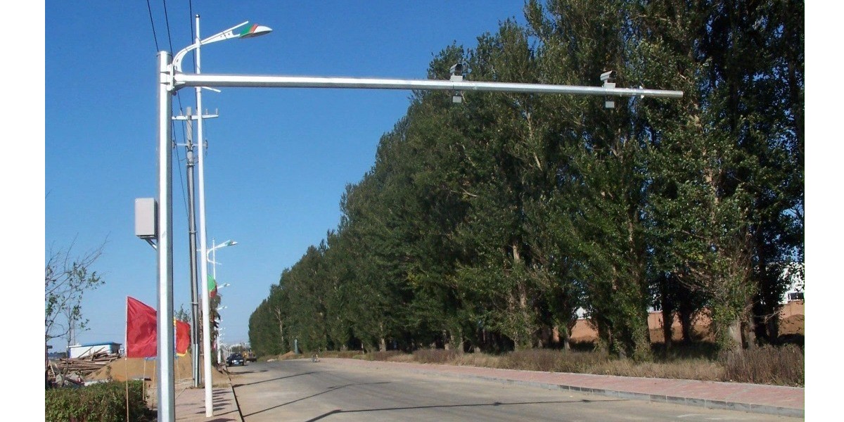 精致監(jiān)控立桿